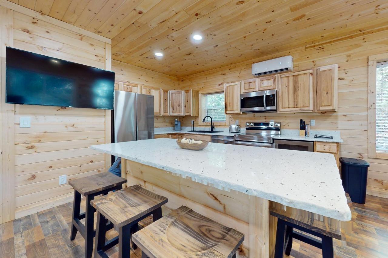 Whiskey Barrel Retreat Villa เซอเวียร์วีล ภายนอก รูปภาพ